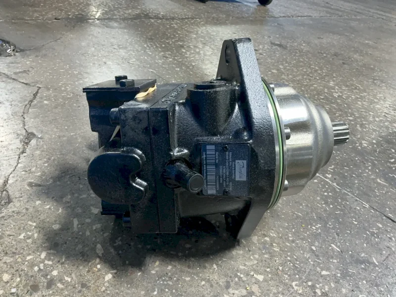 DANFOSS MOTOR TRACK DRIVE  -  51C060-1-RD1B