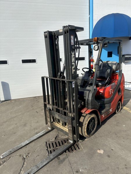 5000 LB TUSK MODEL 500 CG-16 LP GAS FORK LIFT: STOCK #77626