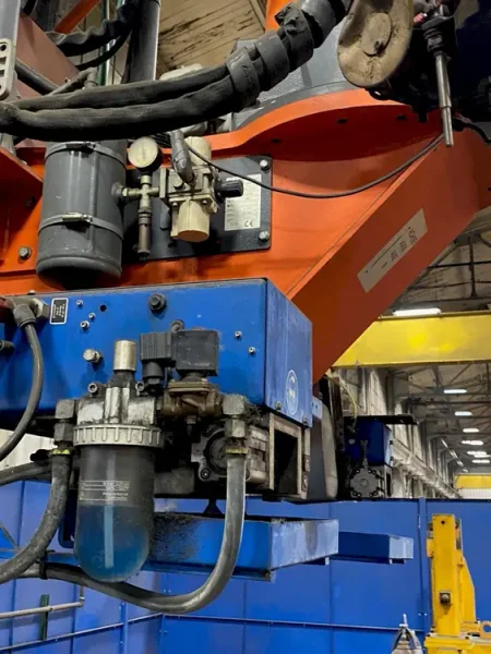 USED CLOOS HIGH PERFORMANCE DUAL STATION ROBOTIC WELDING CELL