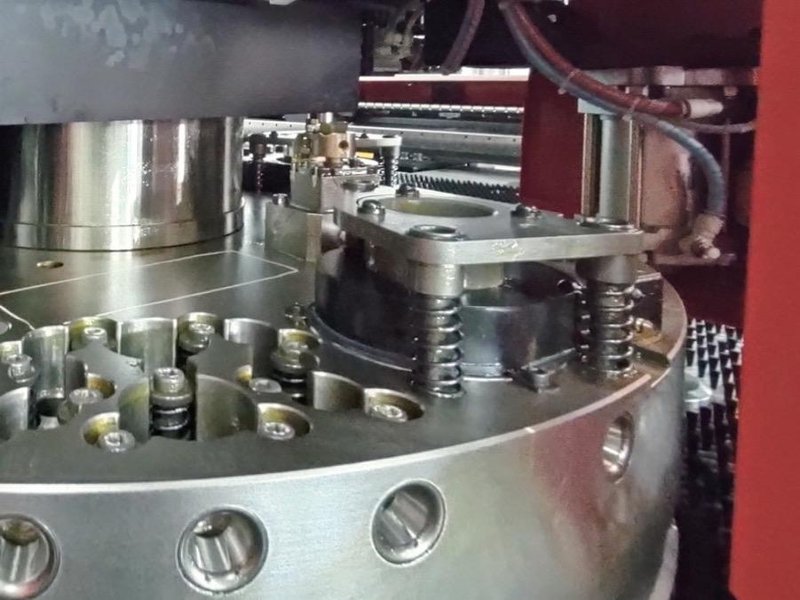 Amada AE-2510NT Turret