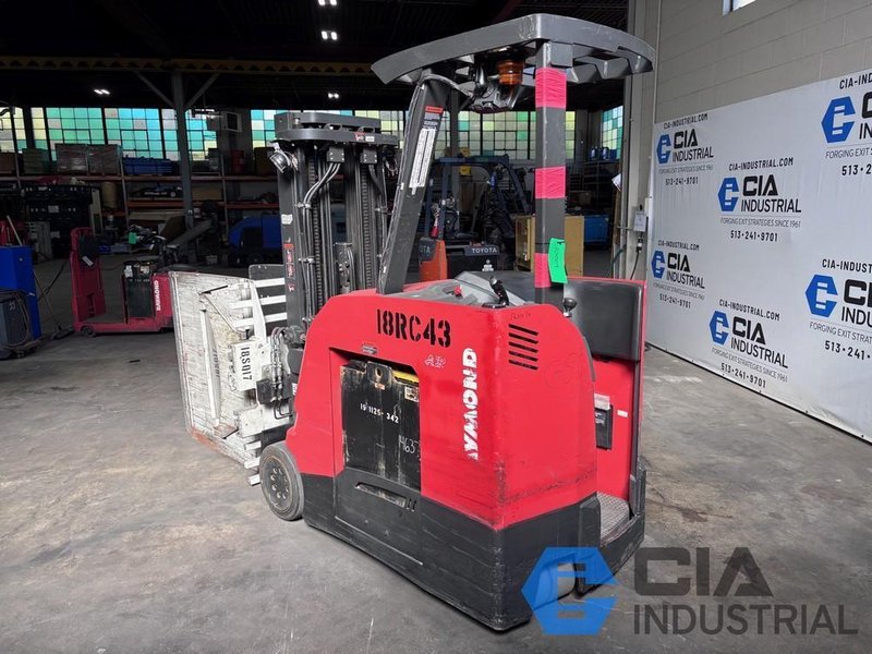 2018 - 5,000 LB. RAYMOND MODEL 425-C50TT STAND-UP ELECTRIC FORKLIFT