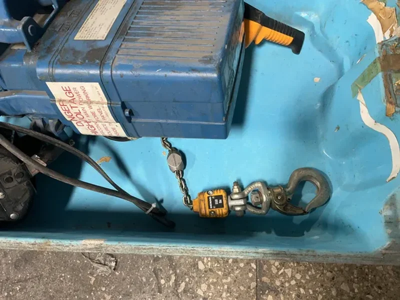 DEMAG CRANES &amp; COMPONENTS 550 LBS ELECTRIC HOIST  -  DKUN 2-250 V2 F4