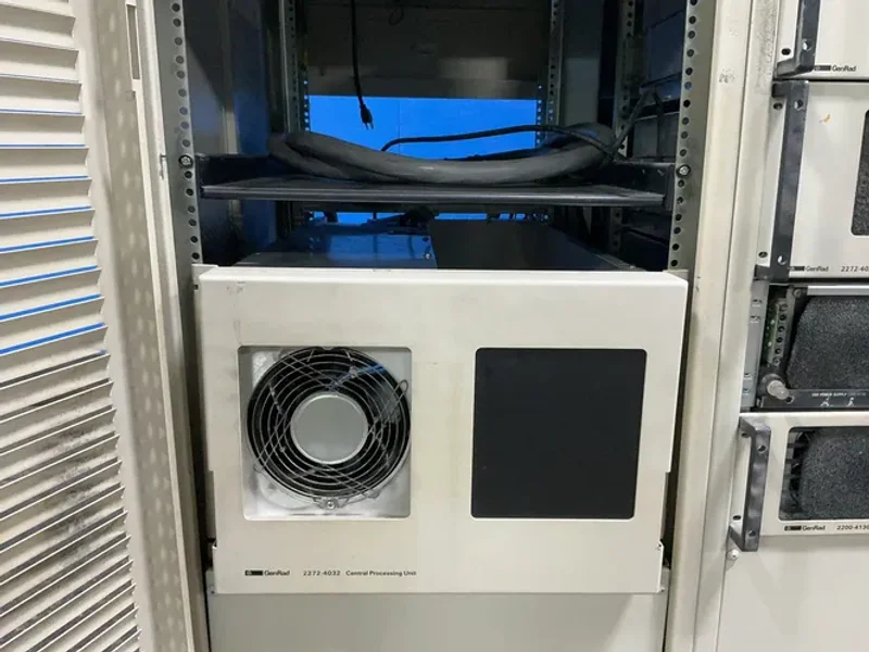 GENRAD CIRCUIT BOARD TEST SYSTEM  -  2272