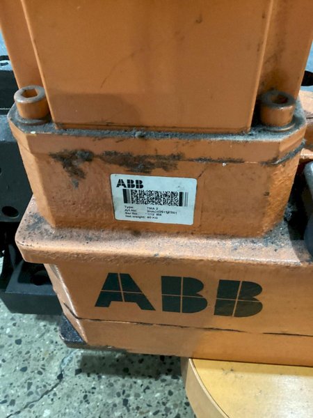 ABB 9925-000 17ft ROBOT TRANSFER UNIT USED