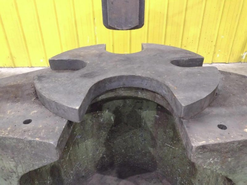 GREENERD #32 TWIN-POST MANUAL ARBOR PRESS. STOCK # 0435026