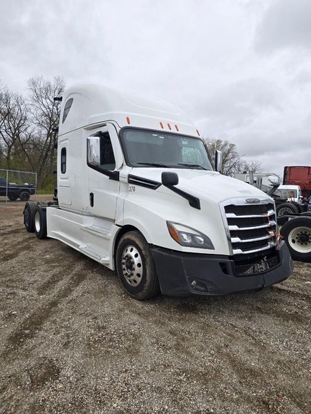 Freightliner Cascadia 126 Sleeper Truck, 2023 – Detroit DD15 / DT12 Automatic, Tandem Axle Class 8 Semi Tractor