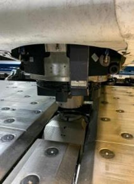 20 Ton Trumpf TruPunch 3000 CNC Turret Punch, 2011 – Parts &amp; Tooling Pictured Included