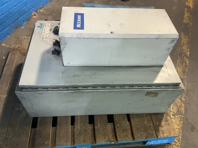 Mclean Control Cabinet W/air Conditioner - Cr23216g002