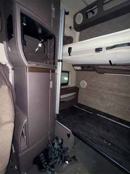 2018 Volvo VNL64T780