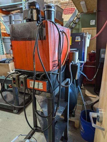 22 Ton Amada Aries 245 CNC Turret Punch, 1994 – Comes With Amada Tool Sharpener