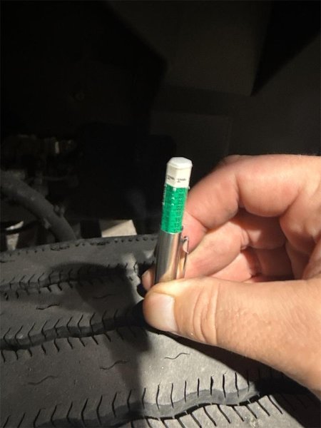 VOLVO VNL64T780 - Trucks