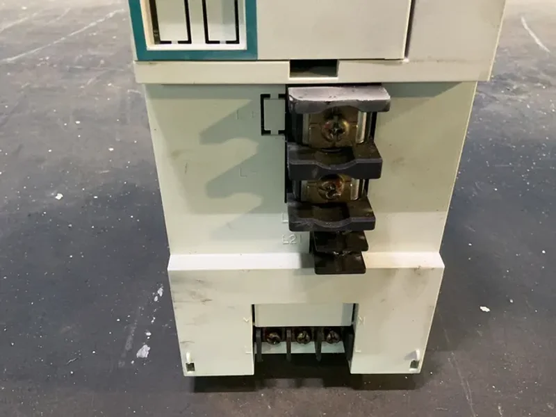 MITSUBISHI SERVO DRIVE UNIT  -  MDS-C1-V1-90