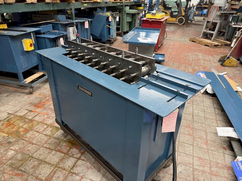 Lockformer "S" Cleat and Drive Cleat Model 8900 - Reconditioned