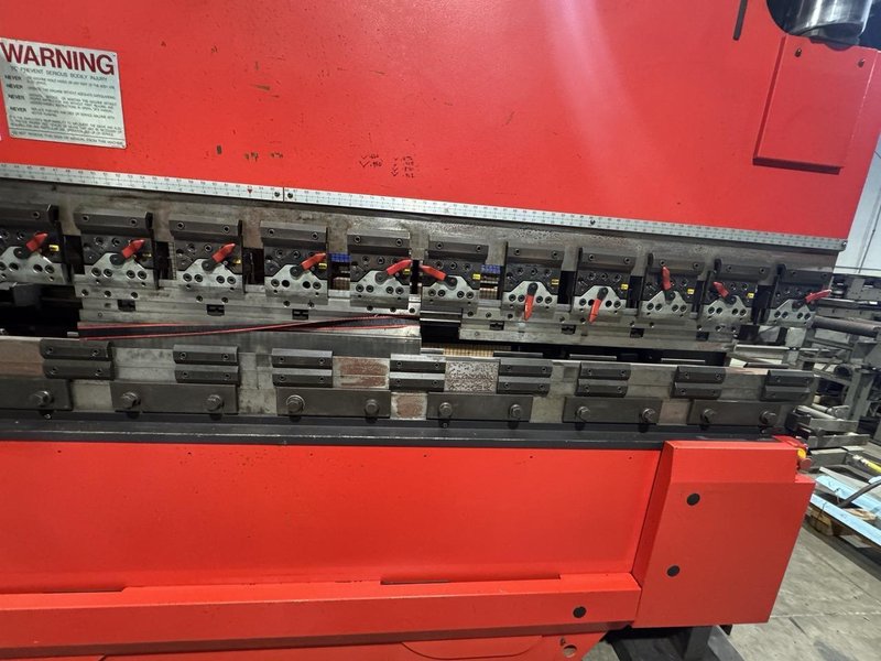 130 Ton 10′ Amada HDS 1303NT Hydraulic Press Brake, 2011 – Tooling Included