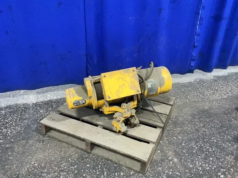 ACCO 1000 LBS HOIST  -  H4234P