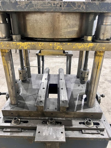 7 TON AIRAM PNEUMATIC AIR CUT OFF PRESS: STOCK #21100
