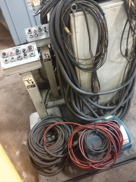 6 AXIS MOTOMAN MODEL SK16-6 ROBOT WELDING CELL WITH MILLER AUTO DELTAWELD 452 WELDER: STOCK #13838