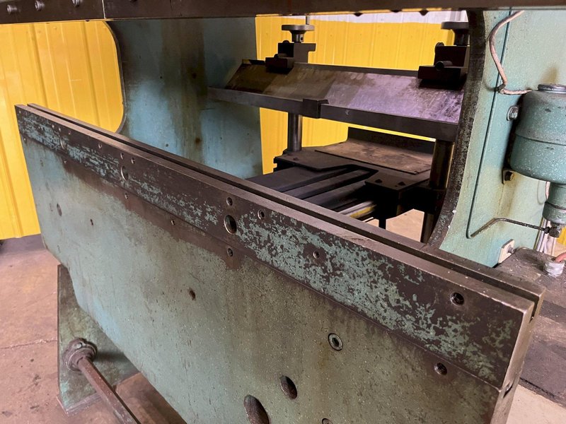 20 TON x 52" WYSONG MODEL #2052 MECHANICAL PRESS BRAKE WITH HURCO BACK GAUGE: STOCK 17100