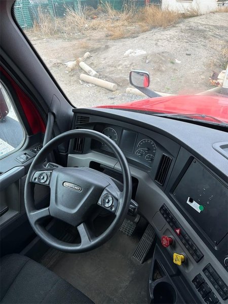 2020 Freightliner Cascadia 1FUJHHDV1LLLC1683