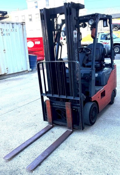 3000 Lb. Toyota Forklift 8FGCU18, Triple Stage Mast, Cushion Tire, LP Gas, Side Shift