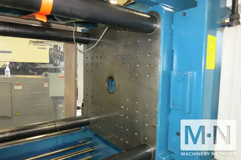 220 TON 6.2 OZ /0.6 OZ ARBURG MODEL 2-COLOR 570C2000-800/60 INJECTION MOLDING  MFG 2005