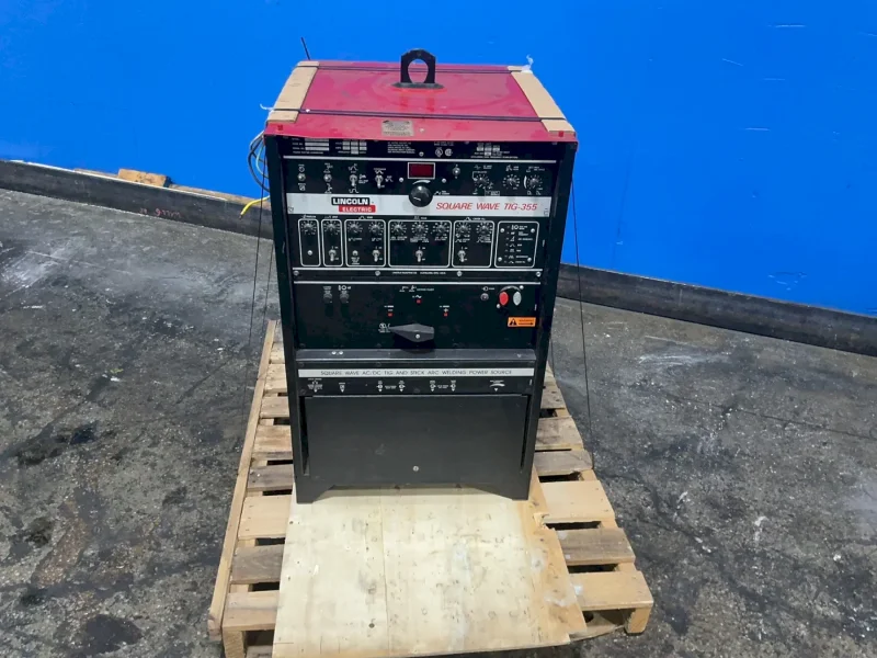 LINCOLN ELECTRIC TIG WELDER  -  SQUARE WAVE TIG-355