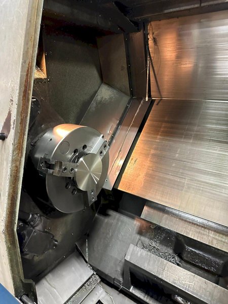 Doosan Puma 400B CNC Lathe, 2007 – Programmable Tailstock, Presetter, Chip Conveyor, 18″ Chuck