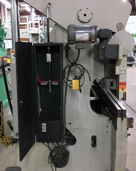 Accurpress 71008 (2005) 100 TON x 8’ Press Brake