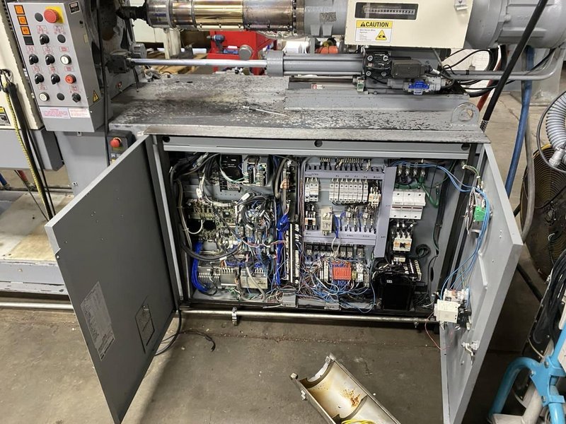 70 Ton 3.8 oz Shot Size Nissei NS60-9A Injection Molding Machine, 2006