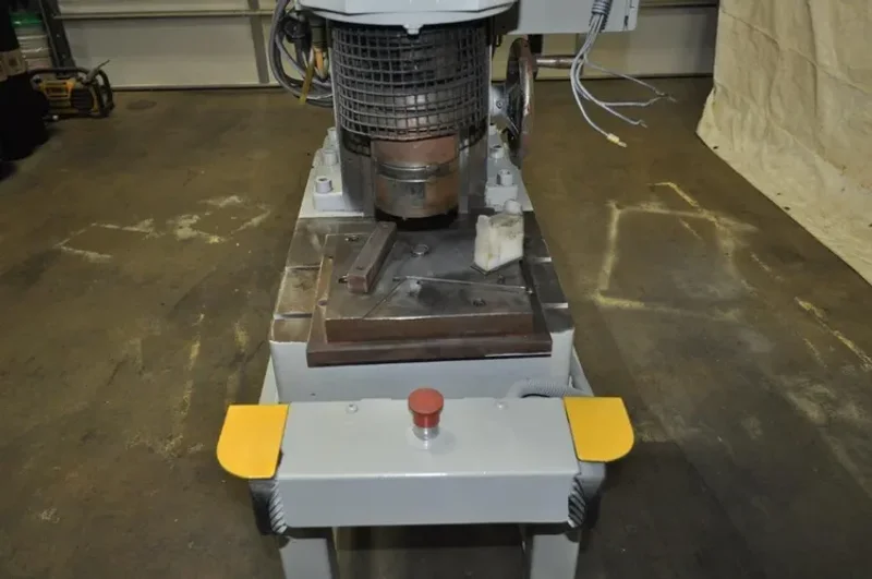 VSI TM23 RIVETER, STOCK# 14158J