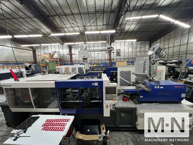 285 TON 28 OZ BORCHE MODEL BS260-III INJECTION MOLDING MACHINE, MFG  2014