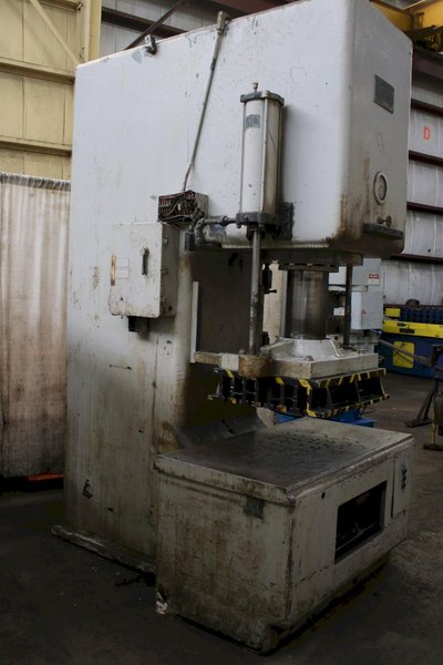 125 TON DENISON HYDRAULIC PRESS: STOCK #75941