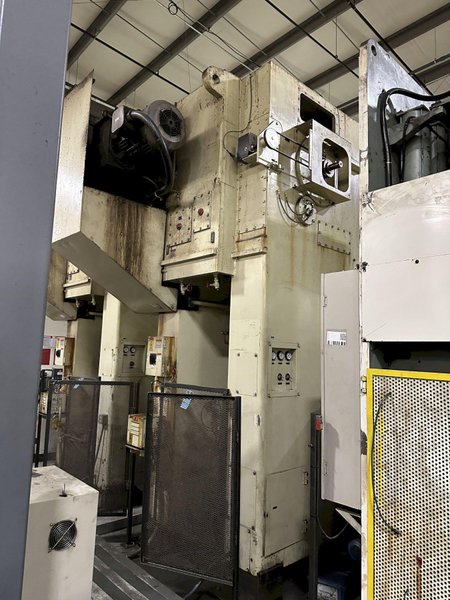 440 TON KOMATSU SSSC STAMPING PRESS