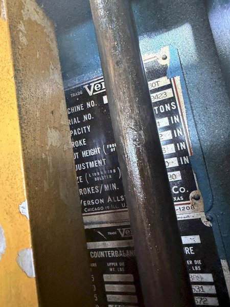 500 TON VERSON S2-500-108-60T STRAIGHT SIDE DOUBLE CRANK PRESS. STOCK # 0329626