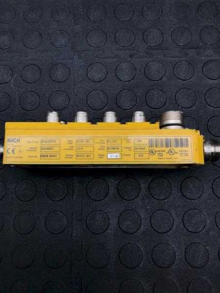 SICK UE4155-01BC700 Safety Controller 1024057 USED
