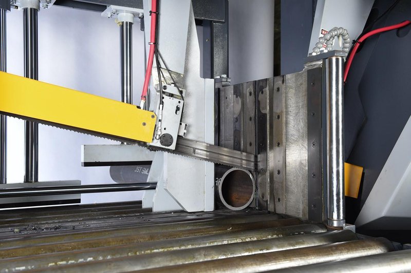 NEW 26"H x 42"W HYD-MECH H-26/42 SEMI AUTOMATIC HORIZONTAL BAND SAW