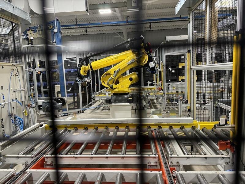 Grob G552 CNC Horizontal Machining System (3) Machines, Fanuc Robots, 12K RPM, HSK-63, 120 ATC, Siemens 840DSL, New 2022