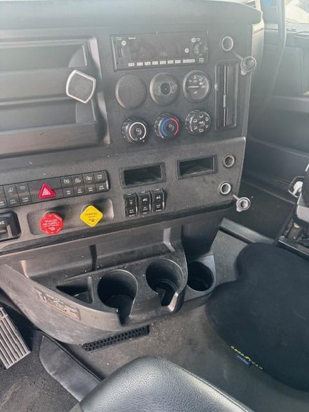 Freightliner Cascadia 125, 2023 – Sleeper Cab, Detroit Diesel, Automatic
