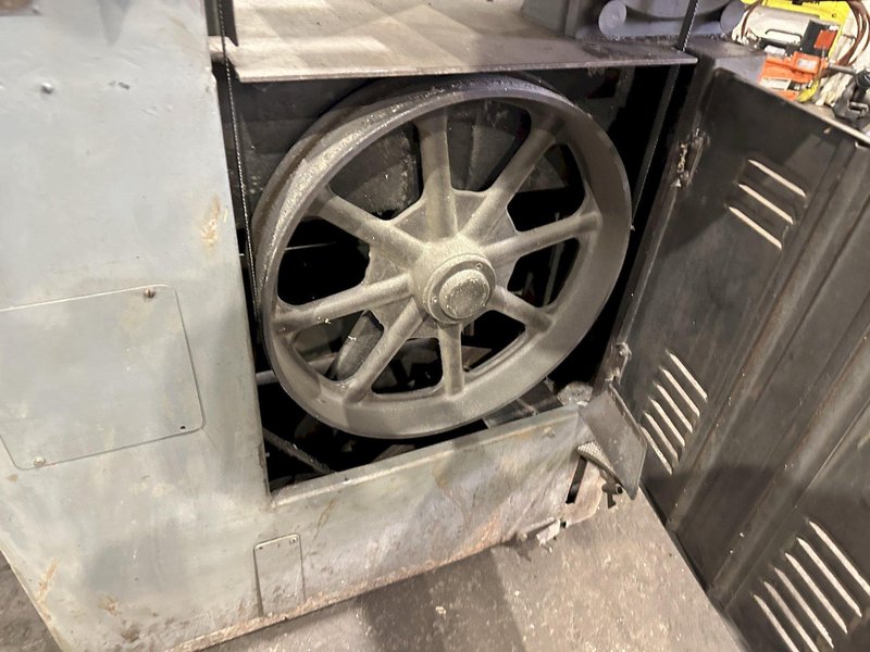 18" GROB MODEL #NS-18 VERTICAL BANDSAW: STOCK #77051