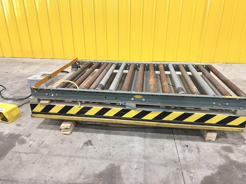 3500 LB X 60" X 36" SOUTHWORTH MODEL #4428610 HYDRAULIC SCISSOR LIFT TABLE WITH ROLLER TOP: STOCK #20933