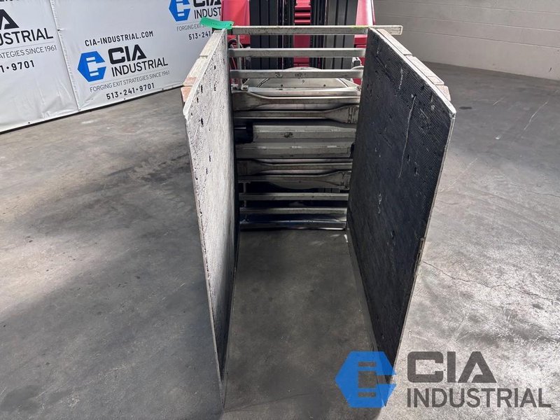 2018 - 2,500 LB. CASCADE MODEL 25D35065 ROTATING HYDRAULIC CARTON CLAMP ATTACHMENT