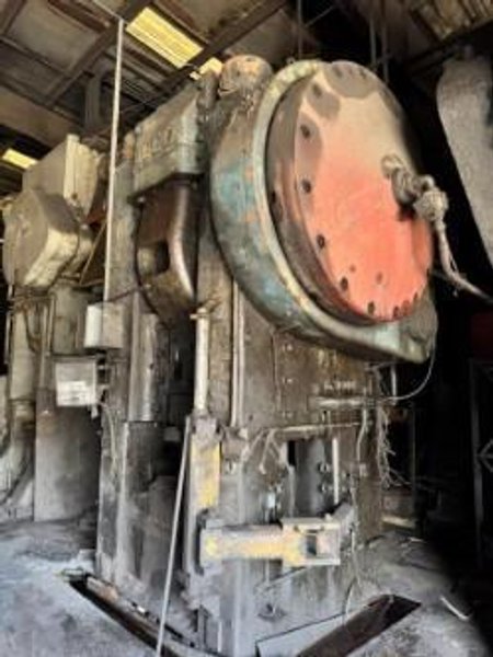 National Model 1600 Maxi Press Machine