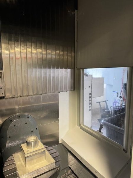 Haas UMC-750 5-Axis VMC, 2022 – 30” Travels, 15K Spindle, 50+1 Tools, TSC &amp; Chip Conveyor (1)