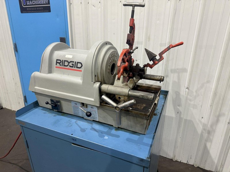 2" RIDGID MODEL # 1822- I BOLT &amp; PIPE THREADER: STOCK #77605