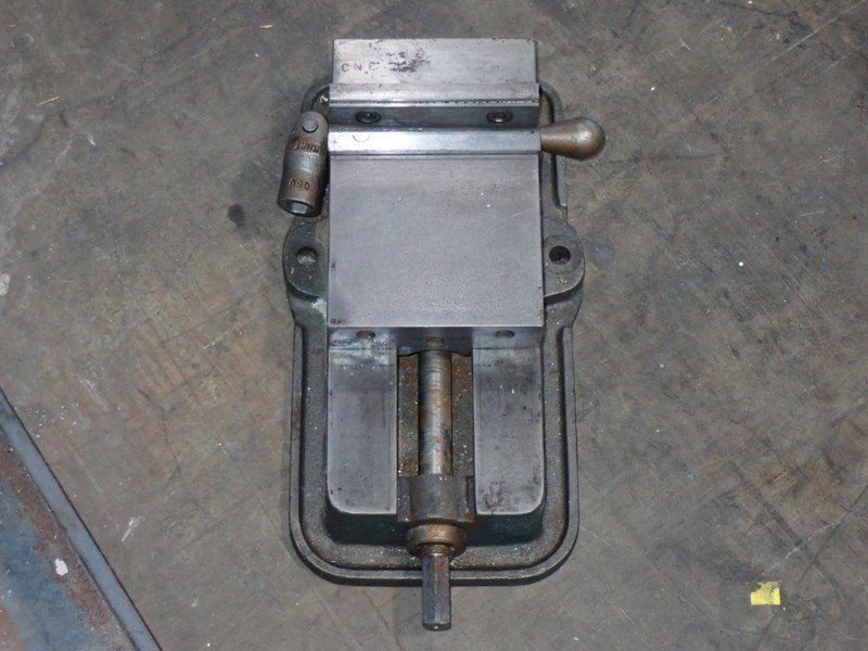KURT 6" VISE