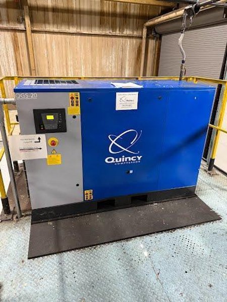 20 HP QGS‑20 Rotary Screw Air Compressor, 2015 – 125 PSI, 82 CFM, 2200 hours