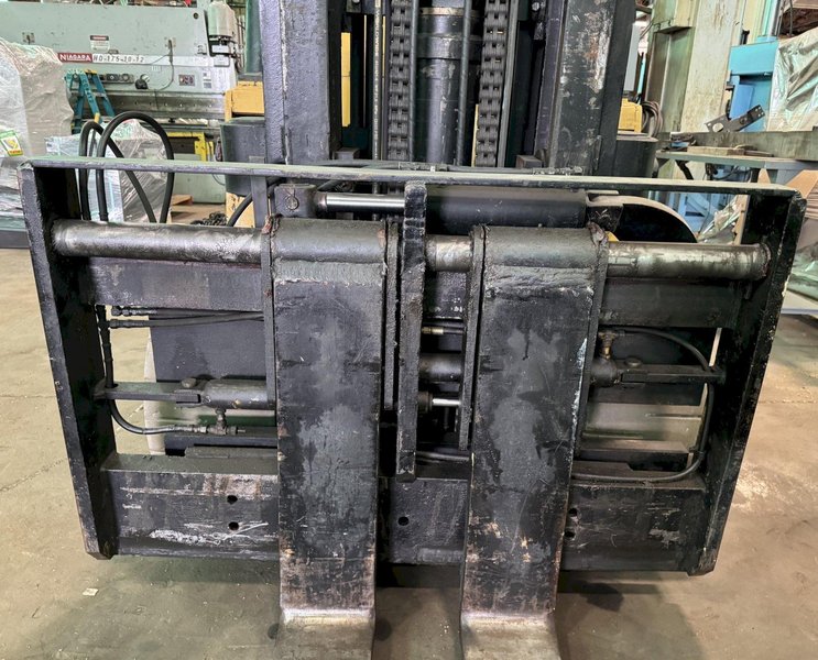 15,000 Lb. Yale Electric Lift Truck, Solid Tire, SS, Fork Positioning, 138" Fork Height