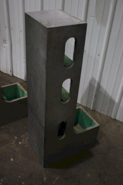 (1) PAIR 10-3/4&quot; LONG X 20&quot; WIDE X 42&quot; HT ANGLE PLATES: STOCK #76639