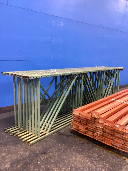 42" x 144" PALLET RACKING  -  TEARDROP