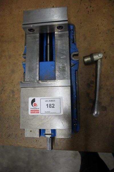 Kurt D688 6" Machine Vise with Steel Hard Jaws and Handle- Auction Item